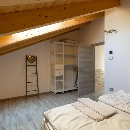 Residenza Al Castello Apartmán Enguiso