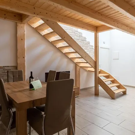 Residenza Al Castello Apartmán Enguiso