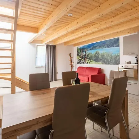 Residenza Al Castello Apartmán Enguiso