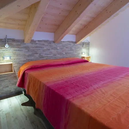 Residenza Al Castello Apartmán Enguiso